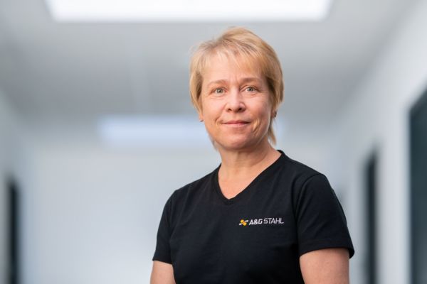 AG_Stahl_Mitarbeiter_Karina_Tiesel