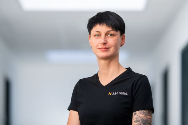 AG_Stahl_Mitarbeiter_Julia_Rau